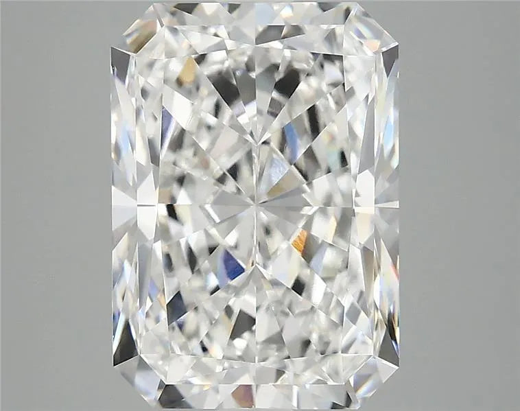 5.07ct Radiant Lab Grown Diamond (Colour E, Clarity VVS2, IGI Certified)
